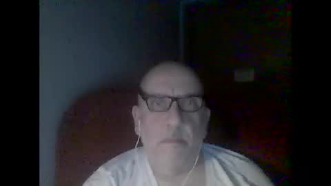 Snapshot of needlesslove chatting on 01/25/25, 01:43 Tom online show from 01/25/25, 01:43