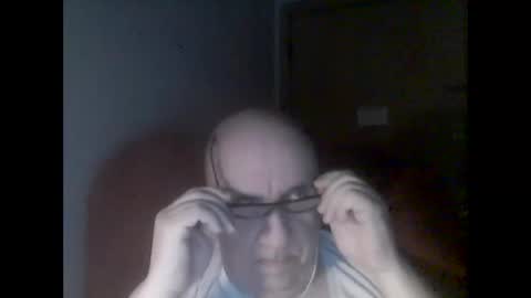 Snapshot of needlesslove chatting on 01/27/25, 02:31 Tom online show from 01/27/25, 02:31