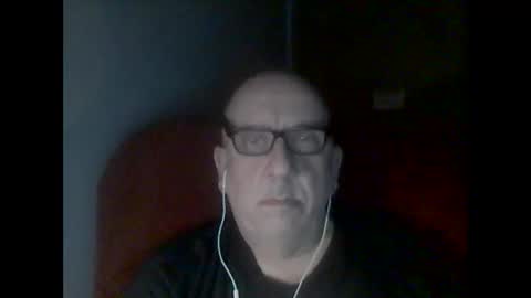 Snapshot of needlesslove chatting on 02/02/25, 12:40 Tom online show from 02/02/25, 12:40