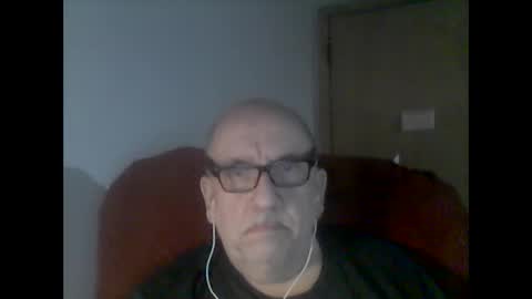 Snapshot of needlesslove chatting on 02/17/25, 12:21 Tom online show from 02/17/25, 12:21