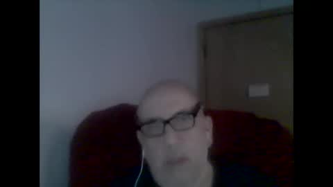 Snapshot of needlesslove chatting on 03/01/25, 11:26 Tom online show from 03/01/25, 11:26