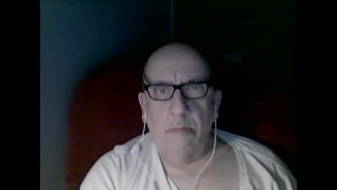 Snapshot of needlesslove chatting on 09/18/25, 01:51 Tom online show from 09/18/25, 01:51