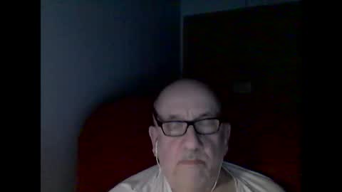 Snapshot of needlesslove chatting on 09/21/25, 12:23 Tom online show from 09/21/25, 12:23