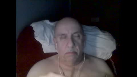Snapshot of needlesslove chatting on 10/03/25, 01:13 Tom online show from 10/03/25, 01:13