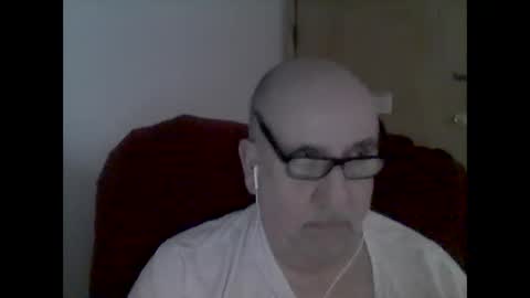 Snapshot of needlesslove chatting on 10/04/25, 10:30 Tom online show from 10/04/25, 10:30
