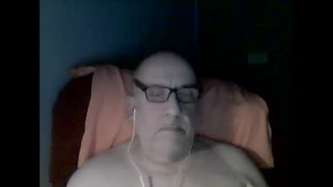 Snapshot of needlesslove chatting on 11/02/25, 11:51 Tom online show from 11/02/25, 11:51