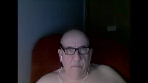Snapshot of needlesslove chatting on 12/01/25, 03:00 Tom online show from 12/01/25, 03:00