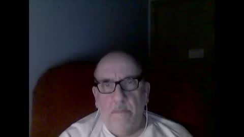 Snapshot of needlesslove chatting on 12/19/25, 01:56 Tom online show from 12/19/25, 01:56