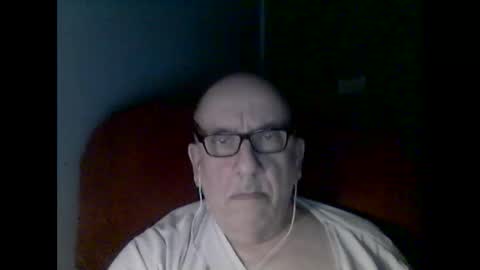 Snapshot of needlesslove chatting on 01/06/26, 02:04 Tom online show from 01/06/26, 02:04