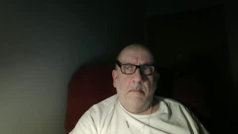 Snapshot of needlesslove chatting on 03/01/26, 12:12 Tom online show from 03/01/26, 12:12