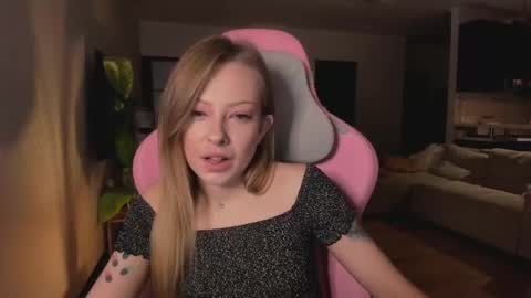 Snapshot of needmorespeed chatting on 12/27/24, 03:20 m a r i a online show from 12/27/24, 03:20