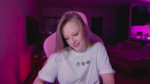 Snapshot of needmorespeed chatting on 03/04/25, 11:00 m a r i a online show from 03/04/25, 11:00