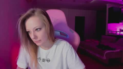 Snapshot of needmorespeed chatting on 03/06/25, 10:26 m a r i a online show from 03/06/25, 10:26