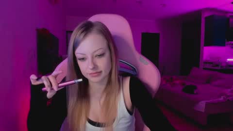 Snapshot of needmorespeed chatting on 03/10/25, 10:24 m a r i a online show from 03/10/25, 10:24