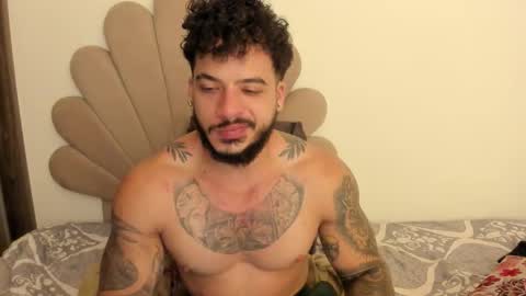 Nei turn green online show from 12/19/25, 03:13