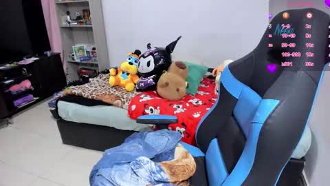 Geek Nicole    im Neeko UwU online show from 10/29/25, 04:42