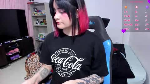 Geek Nicole    im Neeko UwU online show from 11/23/25, 01:38