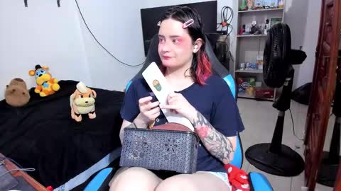 Geek Nicole    im Neeko UwU online show from 03/17/26, 12:30