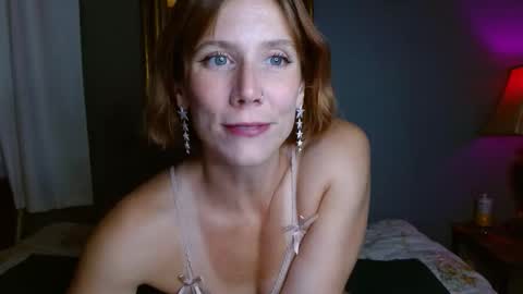 Snapshot of neemcream chatting on 05/06/26, 11:32 JenniferJen online show from 05/06/26, 11:32