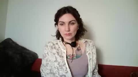 nefertiti_queen online show from 01/31/26, 09:35