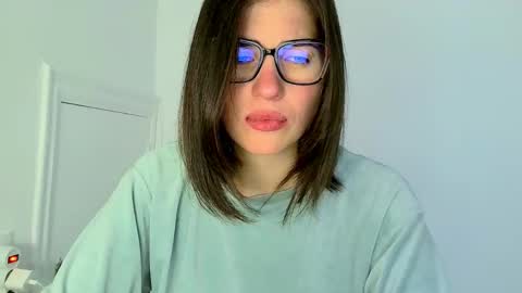 Neferutt online show from 11/07/25, 10:04