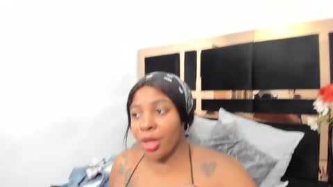 nefferetcharlotte online show from 12/19/25, 09:55