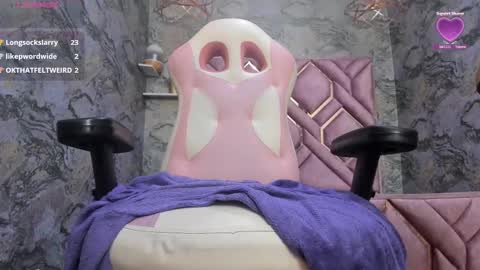 Nefer  online show from 10/19/25, 06:52