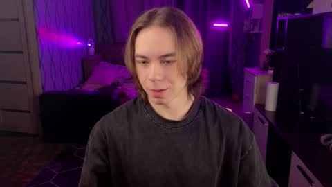 Snapshot of neganxxl chatting on 11/25/25, 12:32 Negan online show from 11/25/25, 12:32