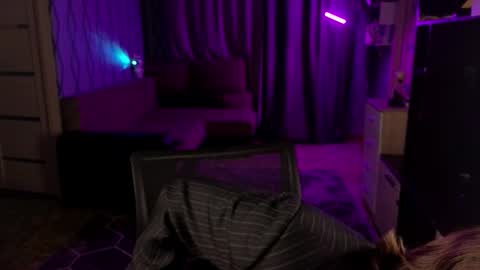 Snapshot of neganxxl chatting on 11/27/25, 04:03 Negan online show from 11/27/25, 04:03