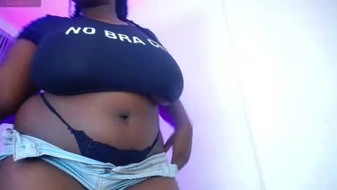 Snapshot of neighbor_ebony chatting on 06/25/26, 05:12 CHIKY online show from 06/25/26, 05:12