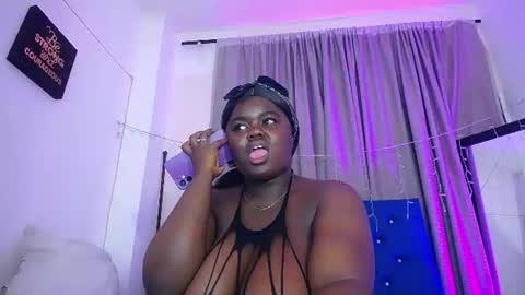 Snapshot of neighbor_ebony chatting on 07/05/26, 04:19 CHIKY online show from 07/05/26, 04:19
