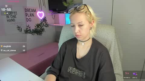 Snapshot of neko_sora chatting on 05/15/26, 08:49 Kate online show from 05/15/26, 08:49