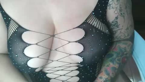 Snapshot of nekokittenz chatting on 09/25/25, 10:57 NekoKittenz online show from 09/25/25, 10:57