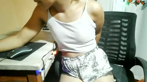 nelia_84 online show from 06/18/26, 03:16
