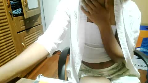 nelia_84 online show from 07/16/26, 05:30