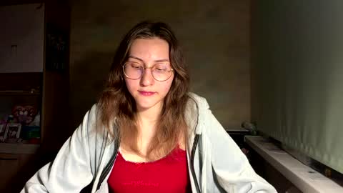 Snapshot of neliamerten chatting on 06/02/26, 07:27 Mia online show from 06/02/26, 07:27
