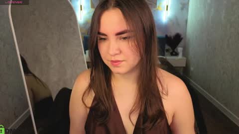 nelie_evans online show from 06/04/26, 01:11