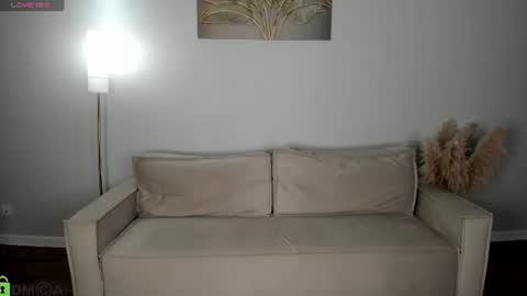 Snapshot of nelie_evans chatting on 06/12/26, 05:23 nelie_evans online show from 06/12/26, 05:23