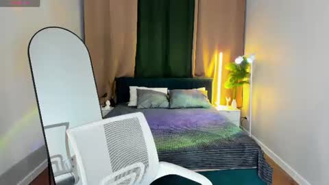 Snapshot of nelie_evans chatting on 06/14/26, 05:15 nelie_evans online show from 06/14/26, 05:15