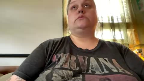 Snapshot of nellatlas chatting on 06/14/26, 03:47 Nellie Atlas online show from 06/14/26, 03:47