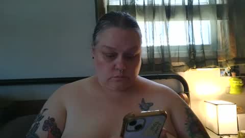 Snapshot of nellatlas chatting on 07/08/26, 04:11 Nellie Atlas online show from 07/08/26, 04:11