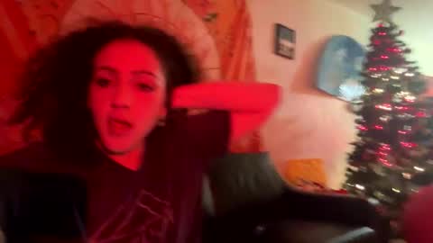 Snapshot of nellbee chatting on 12/03/25, 03:58 Nell xo online show from 12/03/25, 03:58