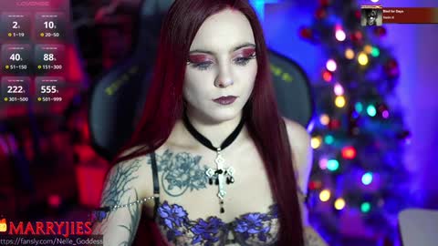 Snapshot of nelle_ chatting on 01/10/25, 09:55 online show from 01/10/25, 09:55