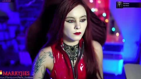 Snapshot of nelle_ chatting on 02/03/25, 12:47 online show from 02/03/25, 12:47