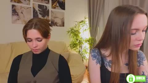 Snapshot of nellie_moans chatting on 10/10/25, 03:33 Nellie online show from 10/10/25, 03:33