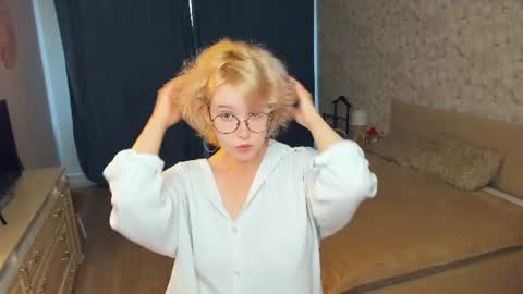 Snapshot of nelly_gloss chatting on 06/10/26, 08:46 nelly_gloss online show from 06/10/26, 08:46