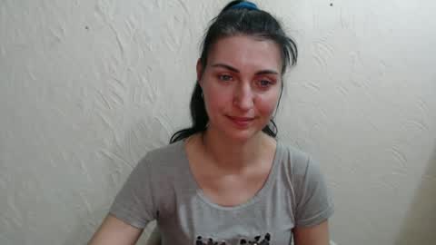 Nensy online show from 03/01/25, 12:17