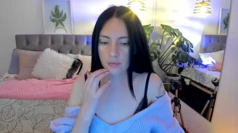 Sarah  online show from 11/16/25, 03:01