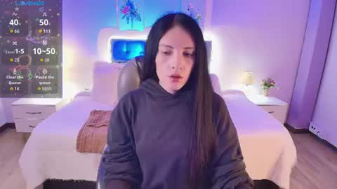 Snapshot of neo_sarah_ chatting on 06/18/26, 03:29 Sarah online show from 06/18/26, 03:29