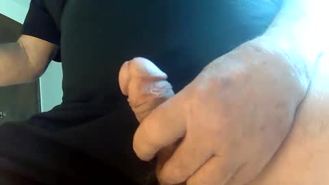 Snapshot of neohiom4f chatting on 03/05/25, 06:23 neohiom4f online show from 03/05/25, 06:23